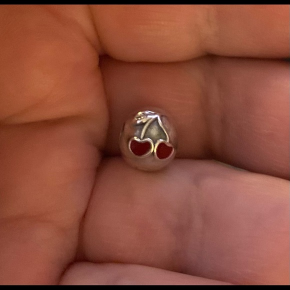 Pandora cherries charm clip - Picture 4 of 5